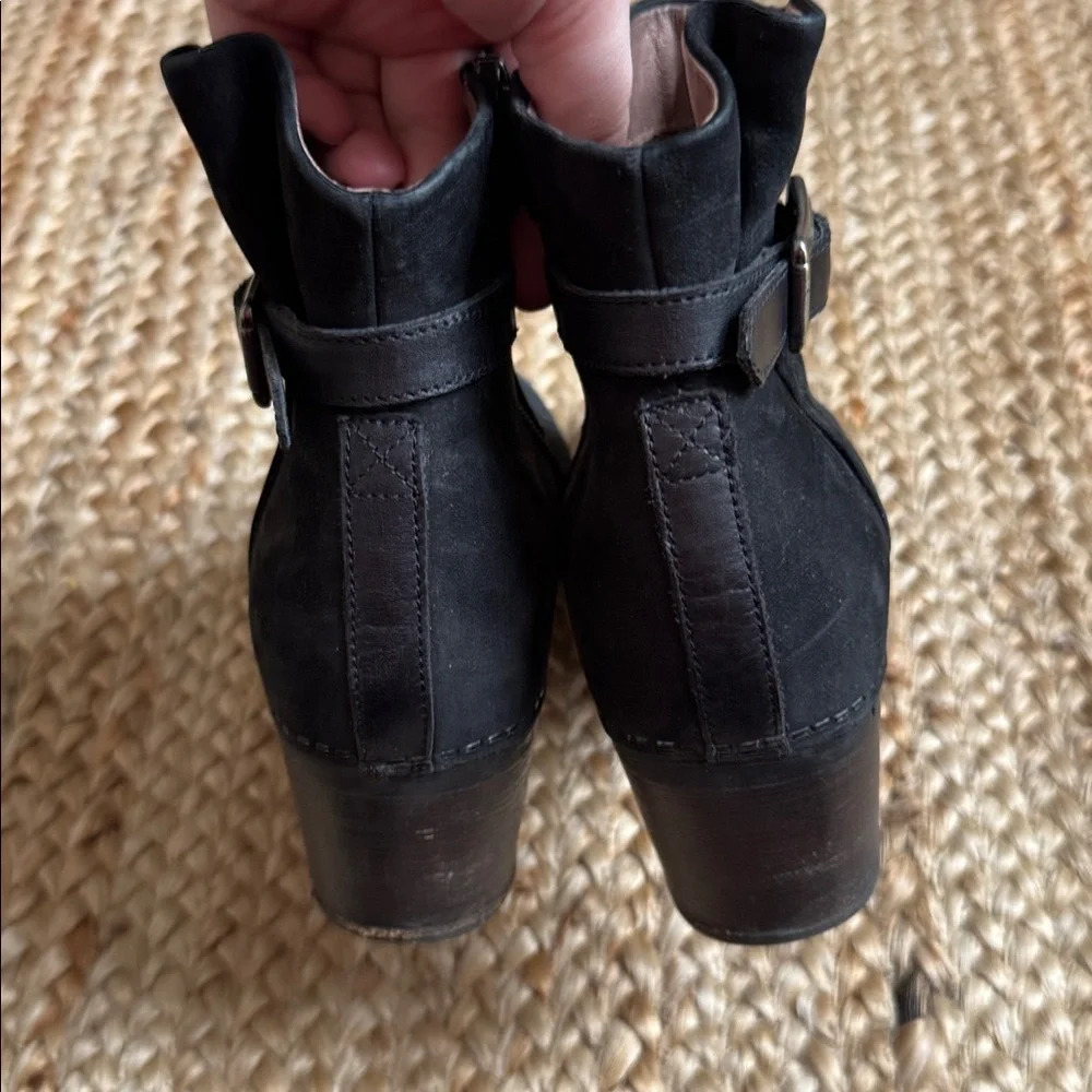 Dansko 37 Hartley Black Ankle Bootie Boot Clog Buckle Shoe - Picture 8 of 9